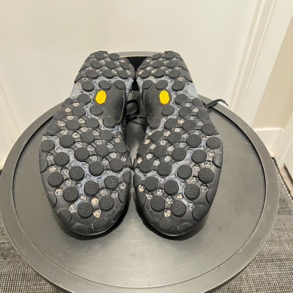 New Balance - Minimus MT110SB Size US 8 - Black, Black - Picture 6 of 6